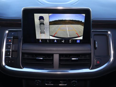 Used 2024 Chevrolet Tahoe Z71 w/ Luxury Package image 31