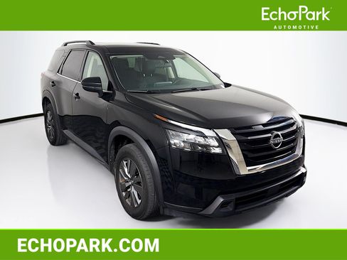 Used 2025 Nissan Pathfinder SV AWD/4WD image 1