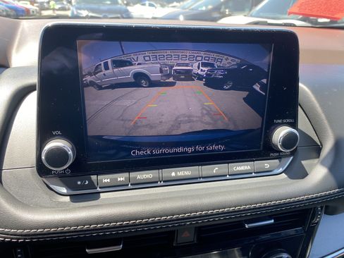 Used 2023 Nissan Rogue SV FWD image 16