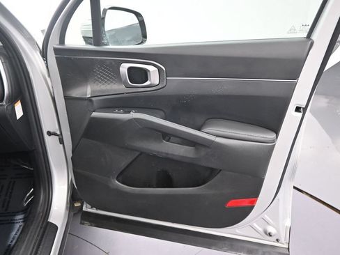 Certified 2025 Kia Sorento EX w/ EX Panoramic Sunroof Package AWD/4WD image 24