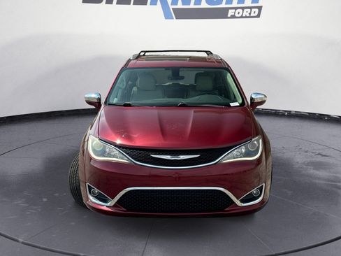 Used 2017 Chrysler Pacifica Limited w/ UConnect Theater Package FWD image 8