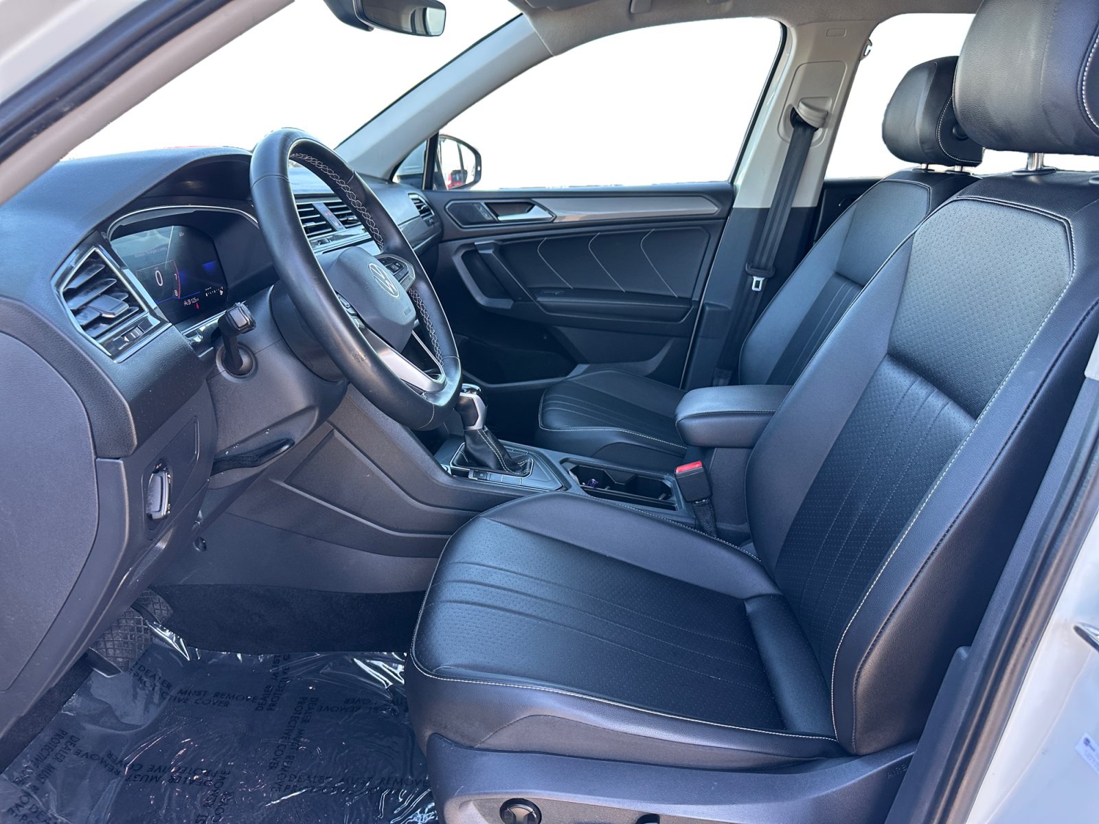 Used 2023 Volkswagen Tiguan SE FWD image 9