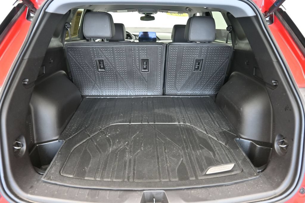 Used 2024 Chevrolet Blazer LT w/ Midnight/Sport Edition FWD image 23