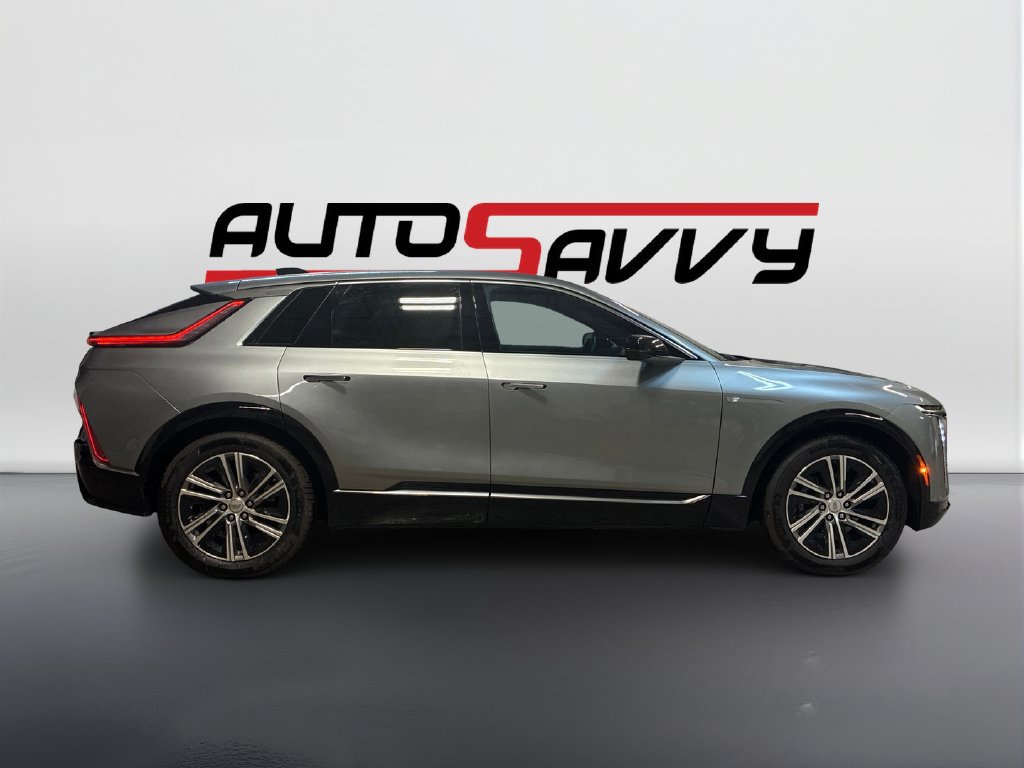Used 2025 Cadillac Lyriq Luxury AWD/4WD image 4