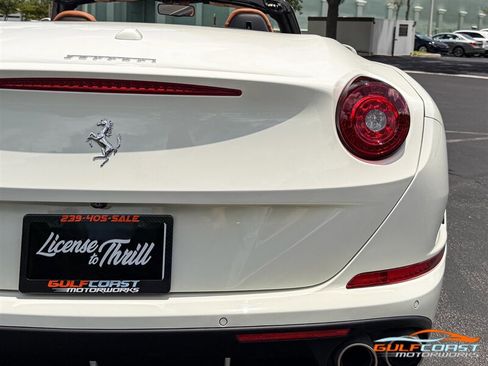 Used 2017 Ferrari California T RWD image 56