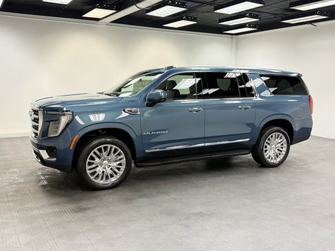 New 2026 GMC Yukon XL Elevation w/ LPO, Floor Liner Package image 2