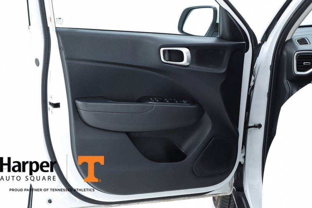 Used 2021 Hyundai Venue SE FWD image 53