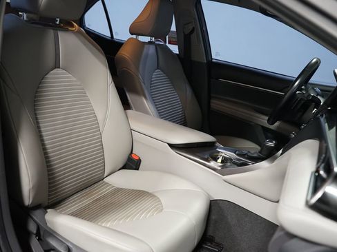 Certified 2021 Toyota Camry SE w/ Convenience Package FWD image 27