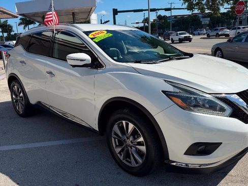 Used 2018 Nissan Murano SL w/ Cargo Package FWD image 3