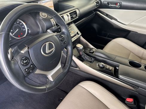 Used 2014 Lexus IS 250 w/ Navigation Package RWD image 11