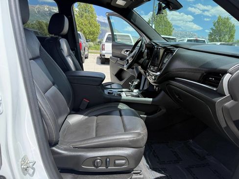 Used 2023 Chevrolet Traverse LT w/ LT Premium Package AWD/4WD image 26