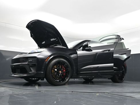 New 2026 Porsche Macan GTS Electric AWD/4WD image 34