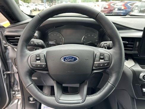 Used 2020 Ford Explorer XLT image 15