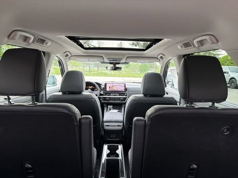 New 2026 Nissan Pathfinder SL AWD/4WD image 2
