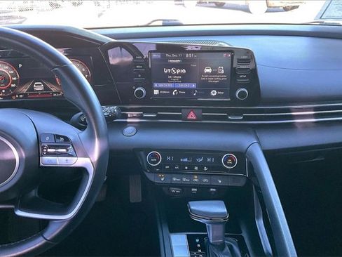 Used 2021 Hyundai Elantra SEL w/ Convenience Package image 6