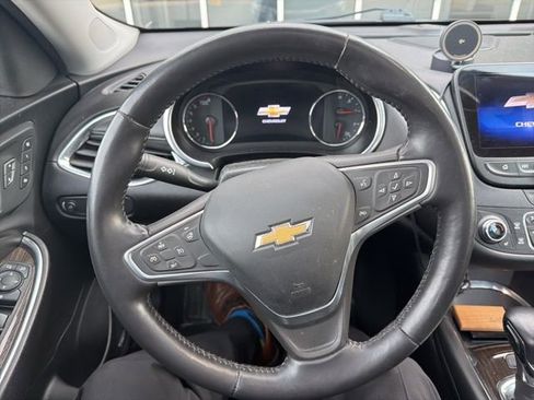 Used 2022 Chevrolet Malibu Premier image 5