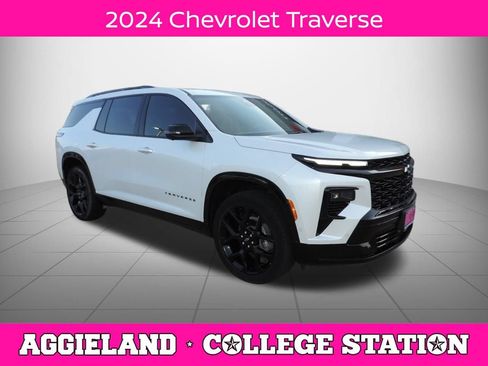 Used 2024 Chevrolet Traverse RS w/ LPO, Floor Liner Package FWD image 1