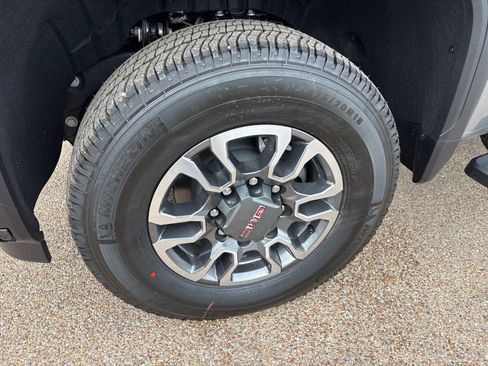 New 2026 GMC Sierra 2500 SLT w/ SLT Premium Package image 30