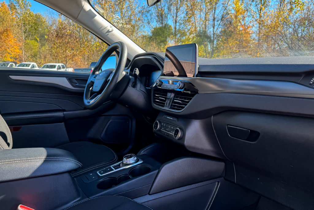 Certified 2025 Ford Escape Active AWD/4WD image 12