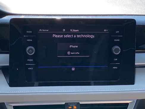 Certified 2025 Volkswagen Taos SE w/ Panoramic Sunroof Package AWD/4WD image 8
