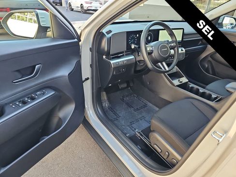 Certified 2024 Hyundai Kona SEL w/ Convenience Package image 10