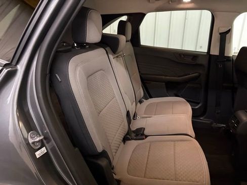 Used 2022 Ford Escape SE w/ SE Sport Appearance Package image 15