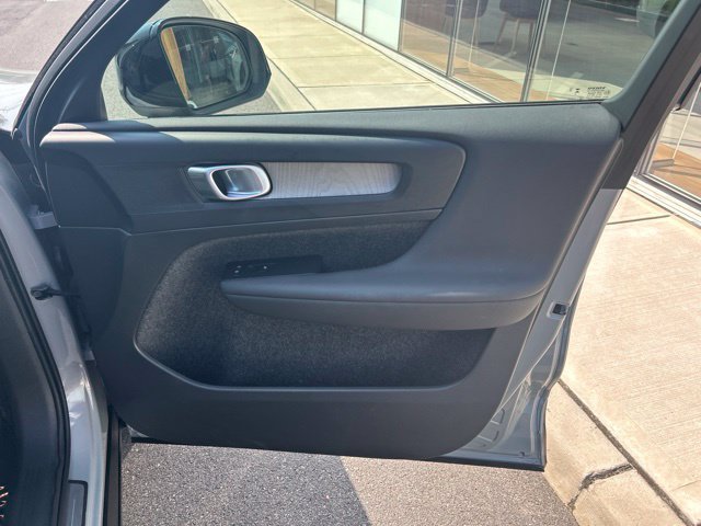Certified 2024 Volvo XC40 B5 Core AWD/4WD image 14