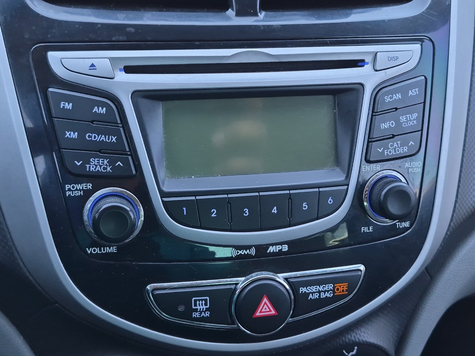 Used 2012 Hyundai Accent GLS FWD image 16