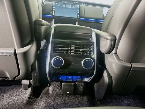 New 2026 Land Rover Range Rover SE image 24