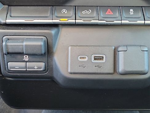 Used 2021 GMC Sierra 1500 SLE w/ X31 Off-Road Package image 31