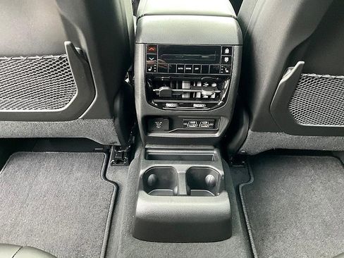 New 2025 Jeep Grand Cherokee L Limited image 33