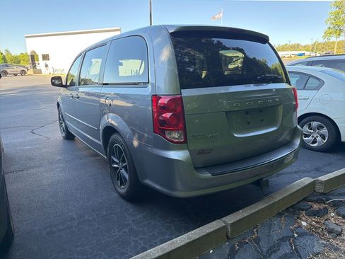 Certified 2016 Dodge Grand Caravan SE FWD image 4
