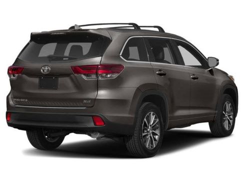 Certified 2019 Toyota Highlander XLE AWD/4WD image 2
