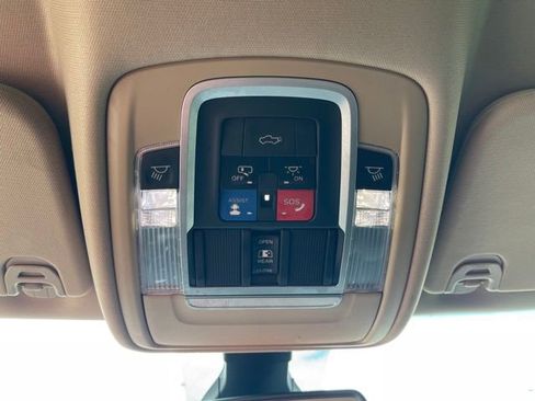 Used 2020 RAM 1500 Laramie AWD/4WD image 29