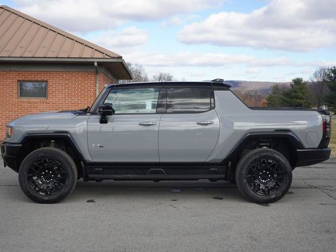 New 2026 GMC Hummer EV 4x4 Crew Cab image 8