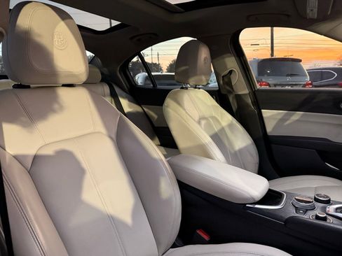 Used 2020 Alfa Romeo Giulia w/ Nero Edizione image 34