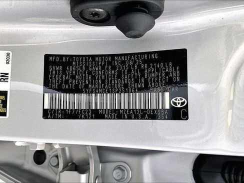 Used 2025 Toyota Corolla SE FWD image 16
