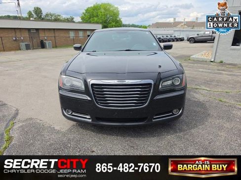 Used 2014 Chrysler 300 S RWD image 2