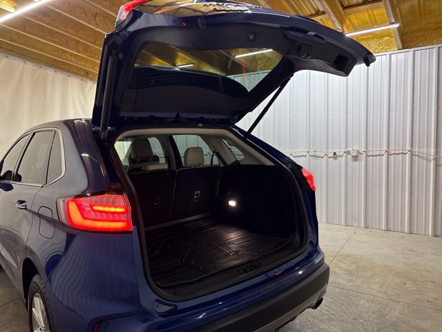 Used 2021 Ford Edge Titanium w/ Cargo Accessory Package FWD image 9