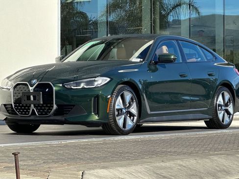 Used 2022 BMW i4 eDrive40 image 7