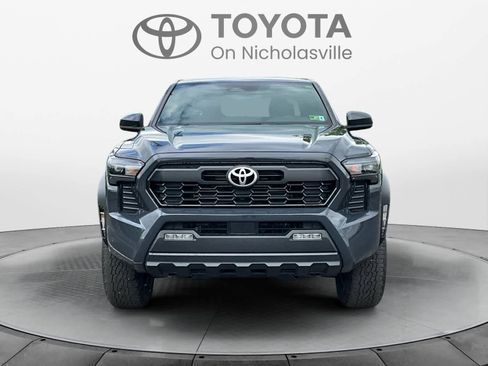 Used 2024 Toyota Tacoma TRD Off-Road AWD/4WD image 9