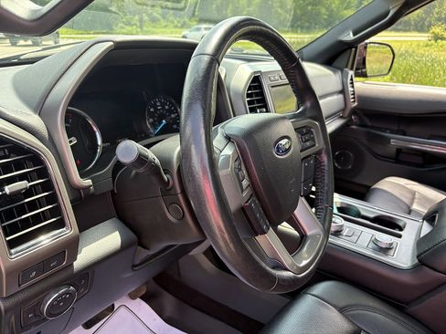 Used 2021 Ford Expedition XLT AWD/4WD image 31