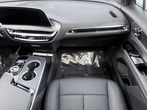 Used 2025 Cadillac Lyriq Luxury AWD/4WD image 49