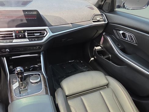 Used 2022 BMW 330i Sedan w/ Driving Assistance Package RWD image 14