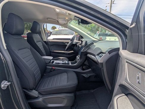 Used 2022 Ford Edge SE w/ Black Appearance Package AWD/4WD image 16