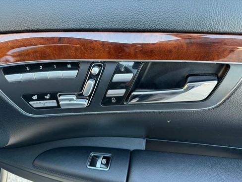 Used 2012 Mercedes-Benz S 550 image 17