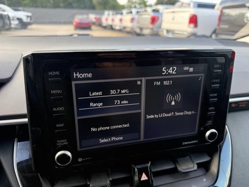 Used 2022 Toyota Corolla LE FWD image 22