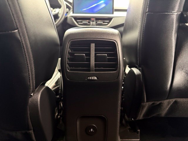 Used 2025 Ford Escape Platinum AWD/4WD image 29