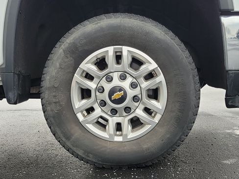 Used 2025 Chevrolet Silverado 2500 LT w/ Safety Package AWD/4WD image 5