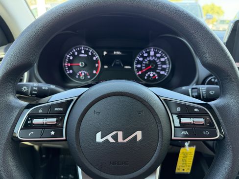 Certified 2023 Kia Forte LXS w/ LXS Technology Package image 27